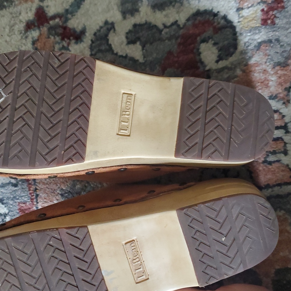 L.L. Bean Clogs, Tan. - Picture 4 of 5